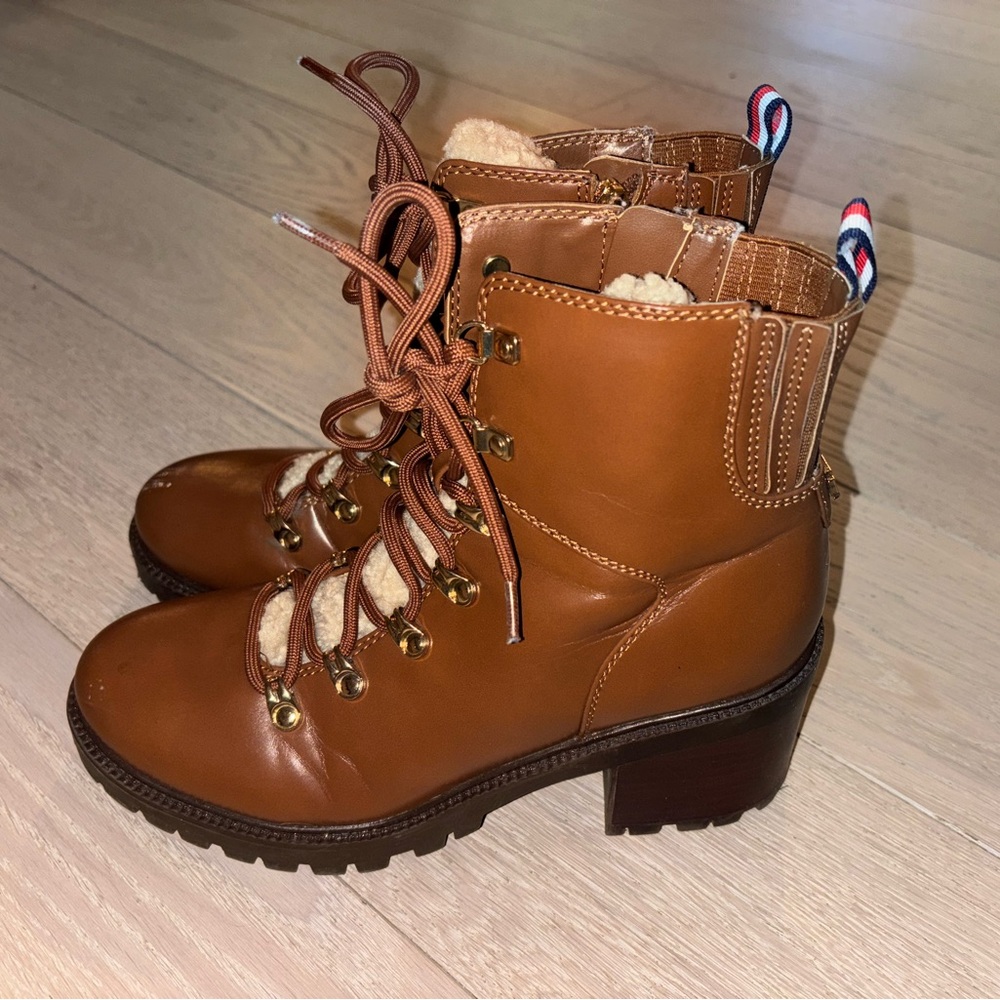 Tommy Hilfiger brown boots size 7 1/2 with fur front flap